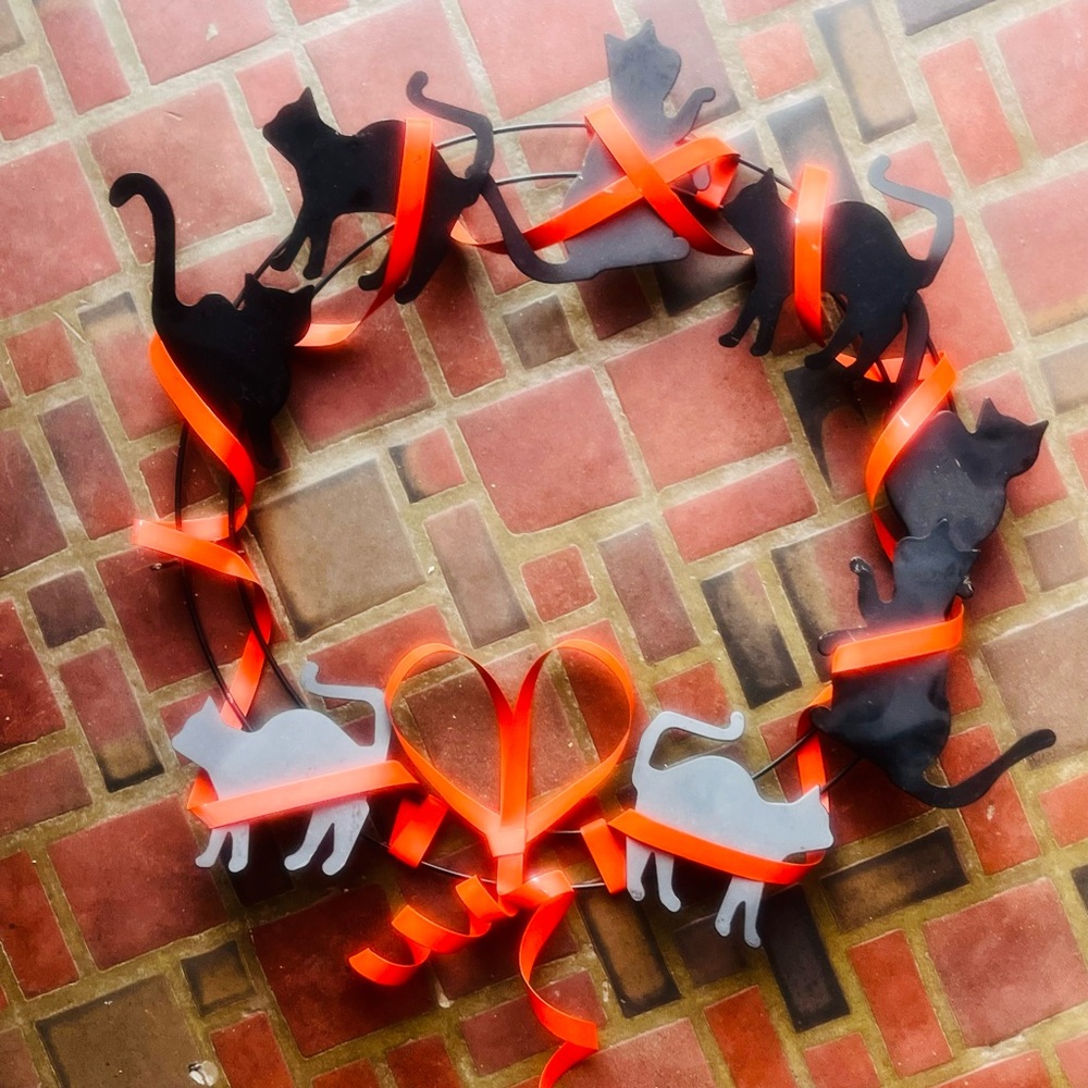 Black Cat Wreath with Orange ribbon Halloween metal vintage DEPARTMENT 56 rare